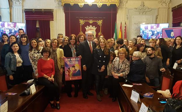 El Consejo de las Mujeres pide que el Málaga femenino juegue en La Rosaleda