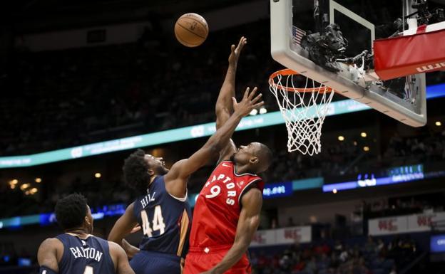 Ibaka fue decisivo en triunfo de los Raptors y Willy ayudó a los Hornets