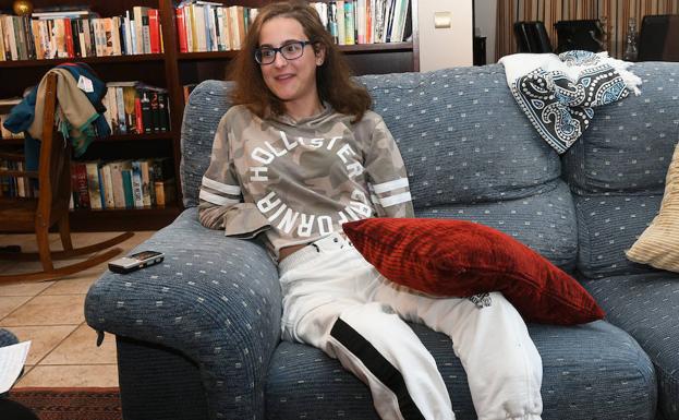 Sarah Almagro: «Al principio se me cayó el mundo, pero he aprendido a reírme de mí misma por lo que me ha pasado»