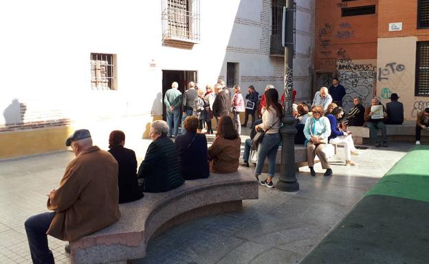 La asociación de afectados por el nuevo recorrido oficial descarta llevar a cabo protestas en Semana Santa