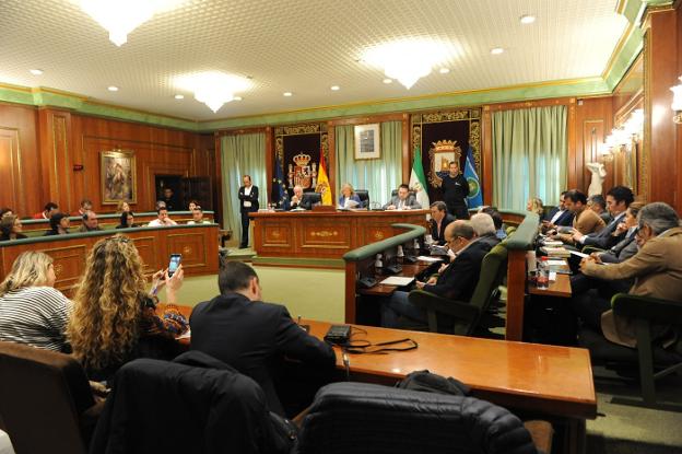 El pleno de Marbella avala el cambio normativo que permite levantar entreplantas a las naves industriales y comerciales
