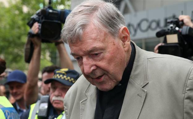 Condenan a 6 años de cárcel al cardenal Pell por pederastia