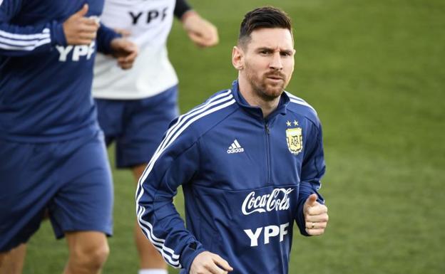 Messi ya entrena con Argentina en Valdebebas