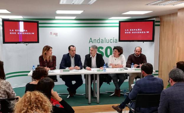 Los partidos ultiman a contrarreloj el cierre de sus listas