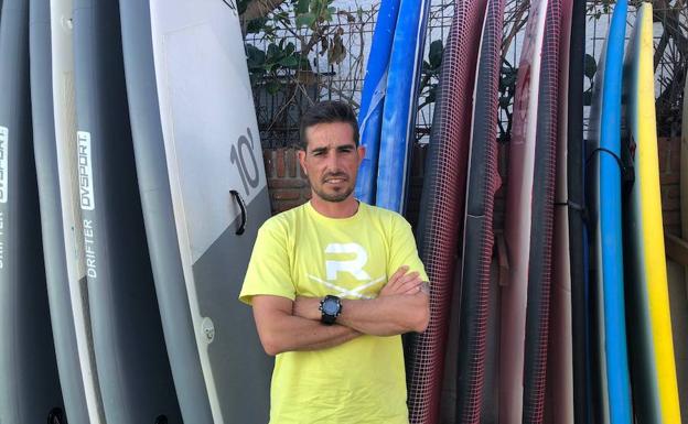 Rincón, un lugar estratégico en la Bahía de Málaga para el surf