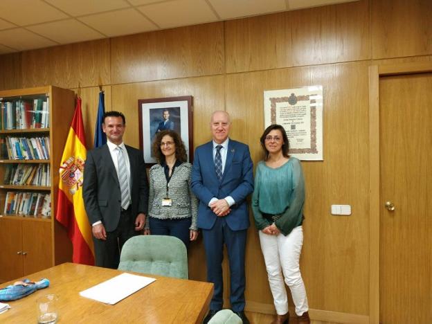 La campaña de los padres de Sarah Almagro llega al Ministerio de Sanidad