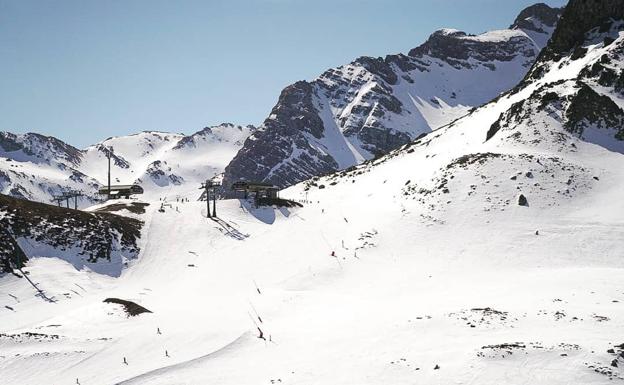 La primavera y Aramón Formigal-Panticosa son las mejores estaciones para aprender a esquiar