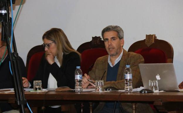 Retiran la moción para pedir a la Junta que no autorice la Goyesca fuera de la Feria