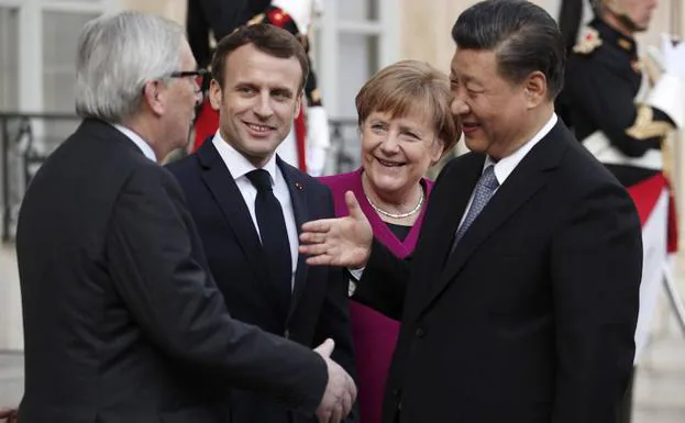 Macron, Merkel y Juncker muestran un frente unido ante las ambiciones chinas