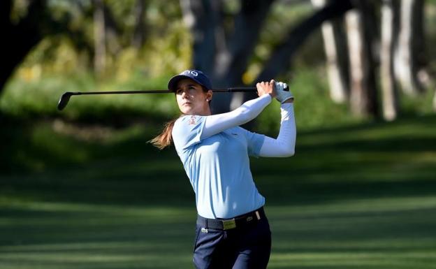 Azahara Muñoz se mete en la pelea por el título del Kia Classic