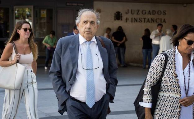 Muere el catedrático Álvarez Conde, director del máster de Cifuentes