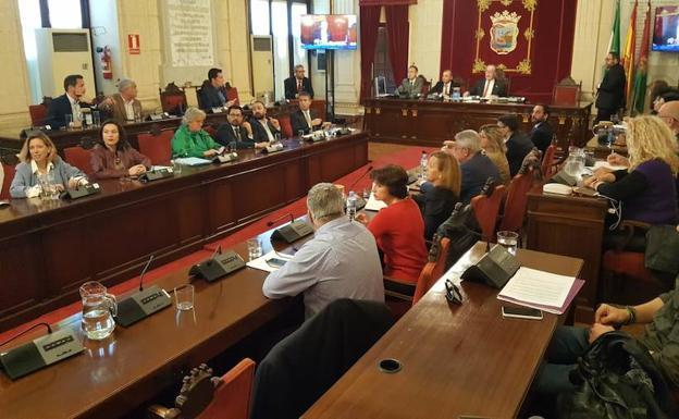 Porras, Pomares y Cardador ponen un recurso contencioso-administrativo contra el acuerdo del pleno que se aprueba la exigencia de su dimisión