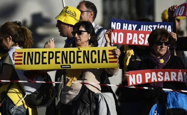 El Gobierno rechaza el referéndum aunque lo reclamen ocho de cada diez catalanes