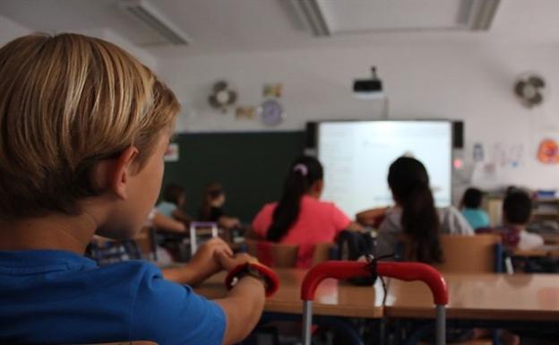 El Gobierno PP-Cs lanza un nuevo guiño a Adelante al apoyar su ley para la bioclimatización de colegios