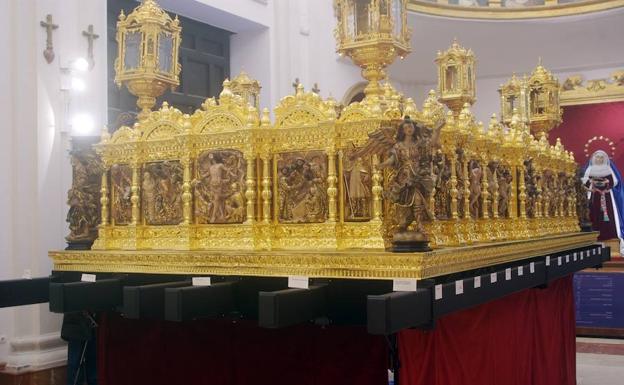 Un trono basado en el retablo de la iglesia del Sagrario