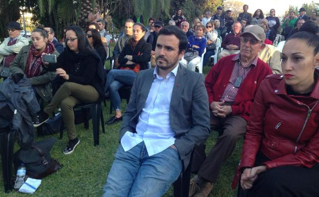 Alberto Garzón considera insostenible el modelo turístico de la Costa del Sol