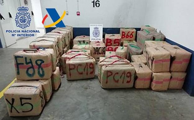 Incautadas dos toneladas de hachís en una 'guardería' de Huelva en una operación con tres detenidos