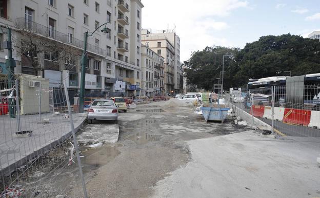 El pavimento del lateral sur de la Alameda no estará totalmente terminado para Semana Santa