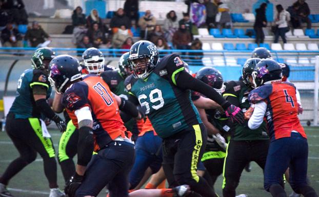 Los Potros de Fuengirola sobreviven en la élite del fútbol americano