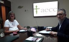 La AECC de Málaga y la Asociación Knitted Knockers entregarán prótesis gratis a mujeres operadas de un cáncer de mama
