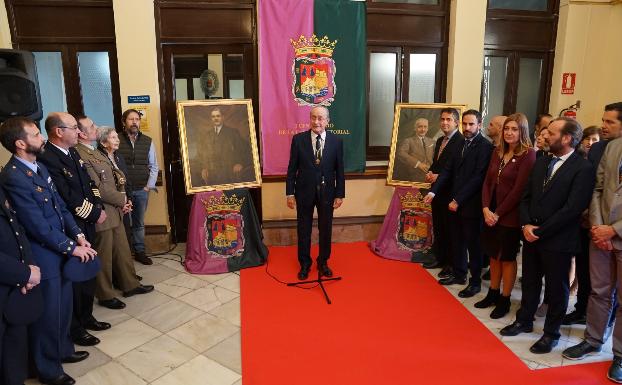 Celebración del centenario del Ayuntamiento de Málaga con un sencillo acto en el hall