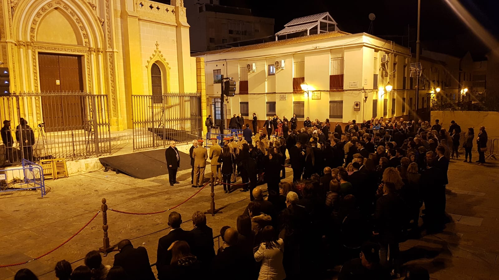 Misa del alba y el traslado del Cautivo, en imágenes