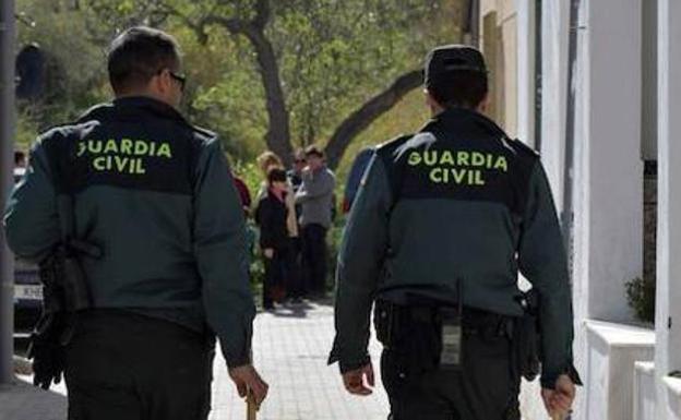 Dos personas atracan con violencia a un hombre de 68 años en Mollina