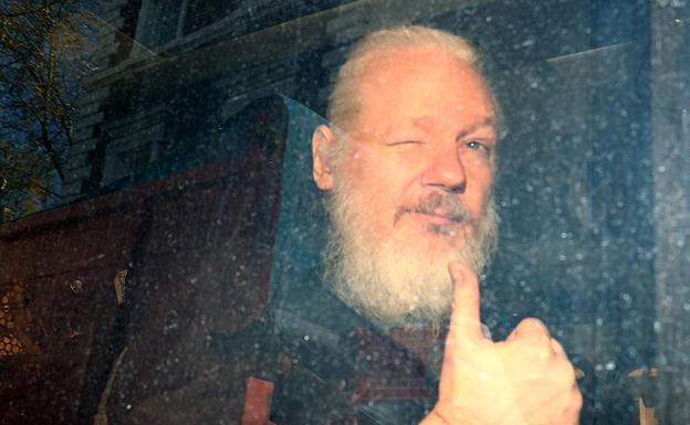 Ecuador acusa a Assange de tratar que la Embajada en Londres fuese un centro de espionaje