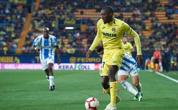 Un encapuchado roba el coche de Toko Ekambi en la casa del futbolista