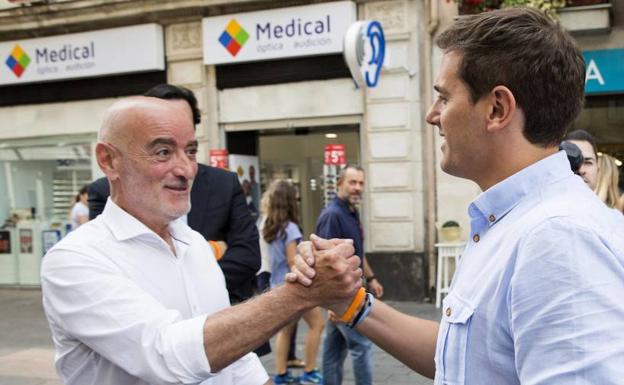 Ciudadanos prescinde de sus ediles y coloca de número dos a un excargo de confianza del PSOE