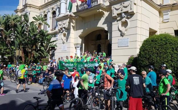 Marcha ciclista para pedir un gran parque en los terrenos de Repsol