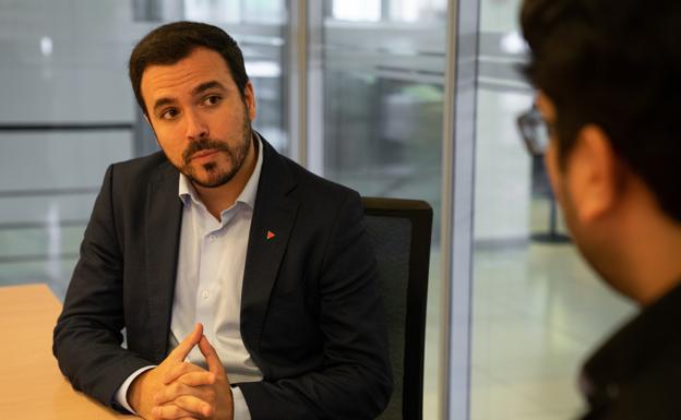 Alberto Garzón: «No les pido el voto a quienes ganan más de 120.000 euros. Sé que no les gustamos»