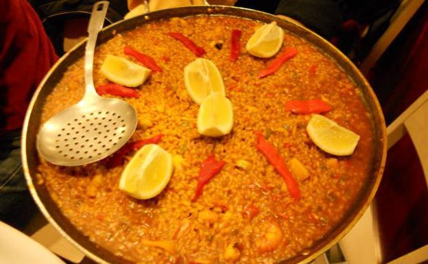 El sindicato ANPE organiza una paella solidaria en Huelin a beneficio de las aulas hospitalarias