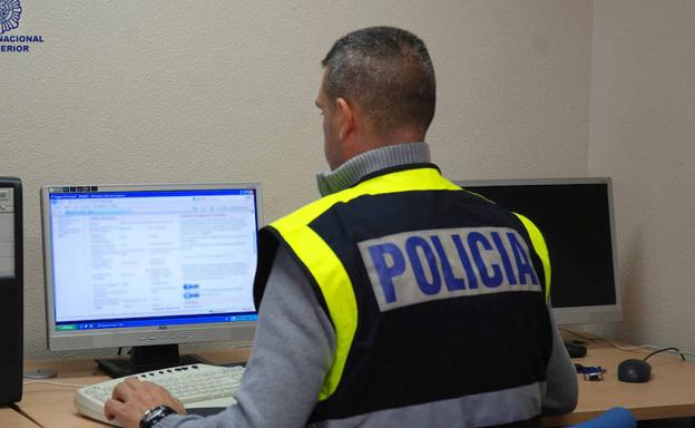 Un centenar de policías blindará el escrutinio ante posibles ciberataques