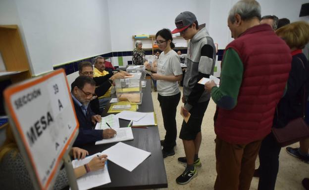 La participación en Málaga sube más de siete puntos hasta las 18 horas