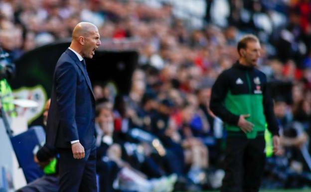 El Madrid toca fondo tras su ridículo en Vallecas