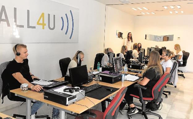 Marbella diseña una estrategia destinada a la contratación de sus empadronados