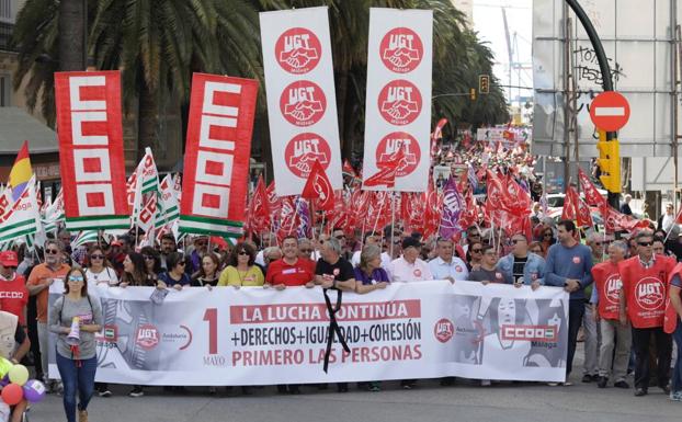 Miles de personas exigen recuperar sus derechos en el 1 de Mayo