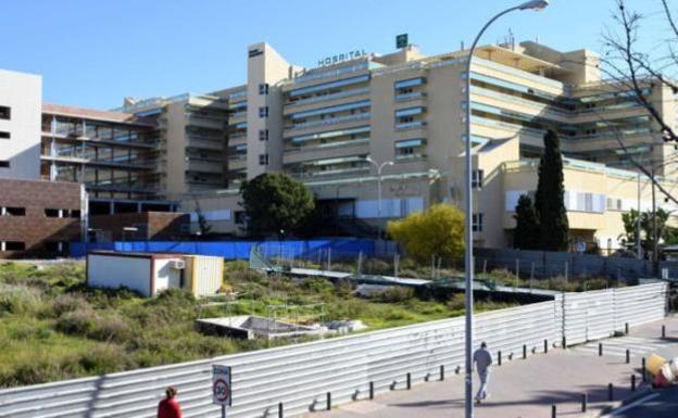 Los sindicatos ven en la cesión del aparcamiento del Hospital Costa del Sol al Ayuntamiento un nuevo copago a la sanidad pública