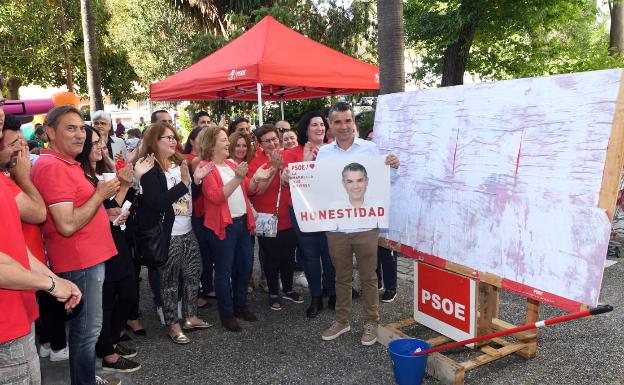 El PSOE arranca una campaña centrada en los barrios y con la certeza del regreso a la Alcaldía