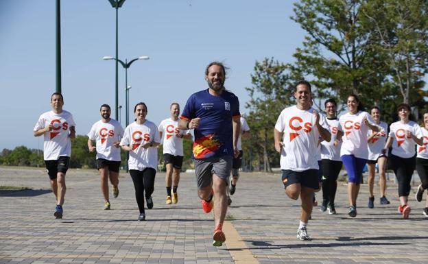 Ciudadanos propone minipabellones en los distritos y potenciar los deportes náuticos