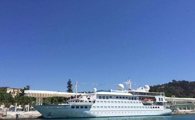 La naviera de lujo Crystal Cruises hará cuatro escalas con Málaga como puerto base