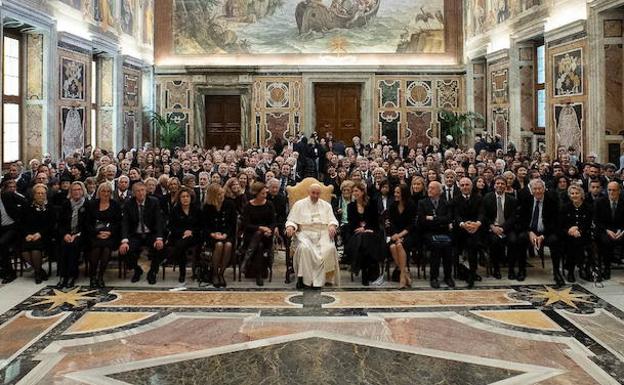 El Papa pide a la prensa extranjera que trabaje «según la verdad y la justicia»