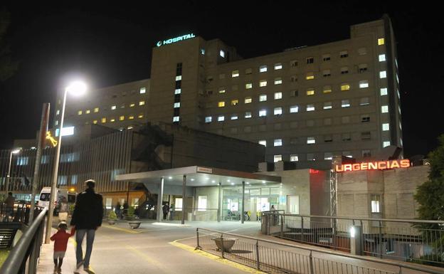 Condenan al SAS a pagar 175.000 euros por una lesión medular causada tras una operación de hernia