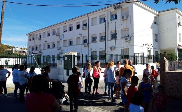 Cierran el colegio Cayetano Bolívar de Santa Rosalía por una plaga de pulgas