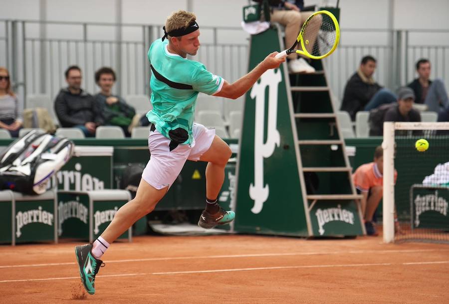 Davidovich está a un paso de superar la previa en París, y Menéndez, eliminado