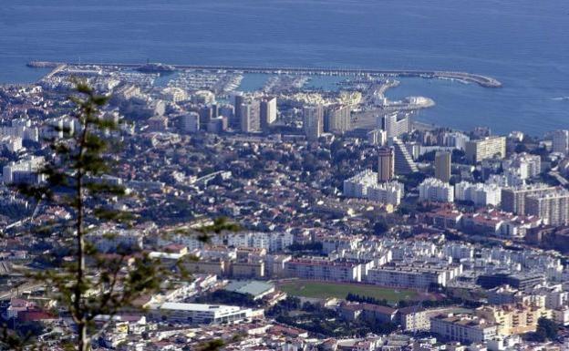 Herido de bala en una pierna un joven de origen magrebí en Benalmádena