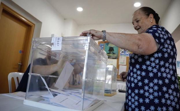 La participación en Málaga sube un punto en las municipales y casi nueve en las europeas