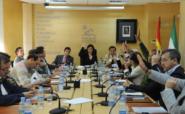 El resultado electoral arroja una situación de virtual empate en la Mancomunidad de la Costa del Sol