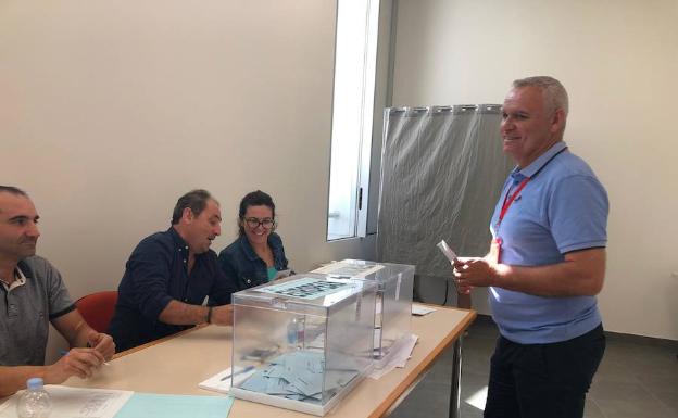 Los concejales electos del PSOE de Casares presentan su dimisión en bloque